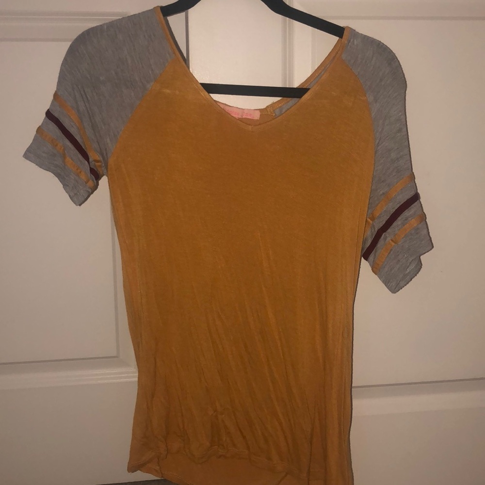short sleeve v neck